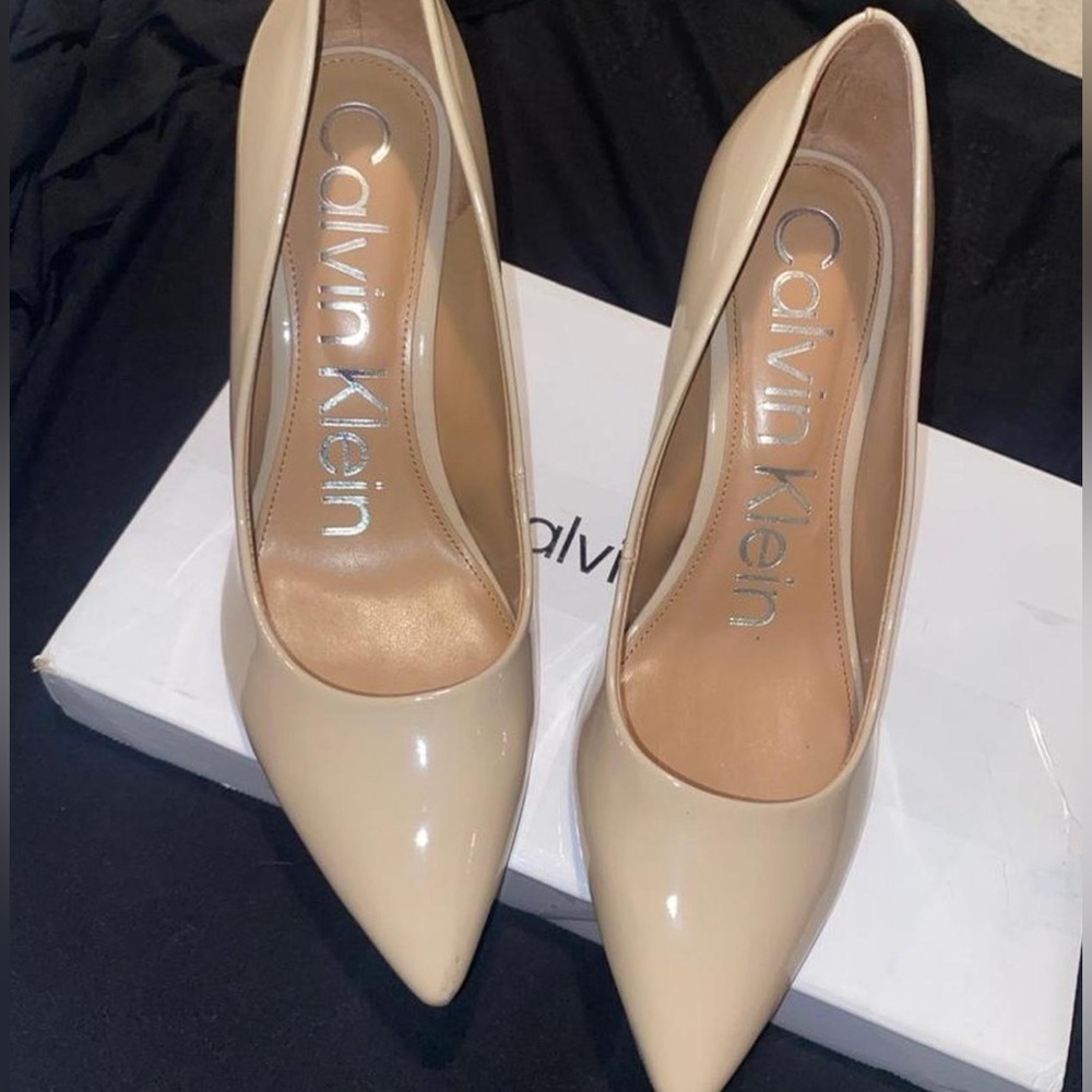 Calvin Klein Pumps